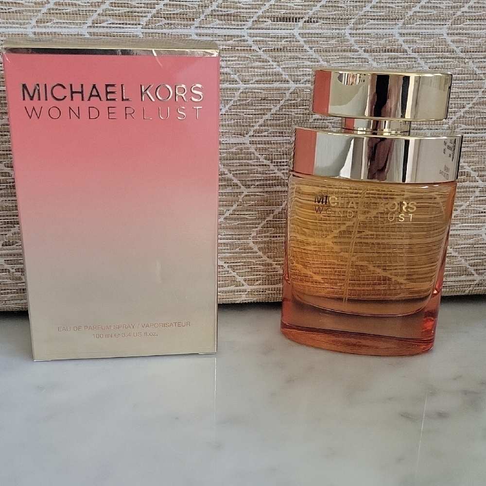 Michael Kors Wonderlust Gold and Pink Bottle - Picture 2 of 2